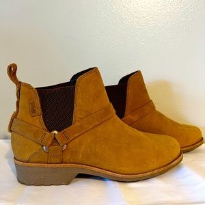 NWOT Teva Women’s De La Vina Dos Brown Waterproof Leather Chelsea Boots